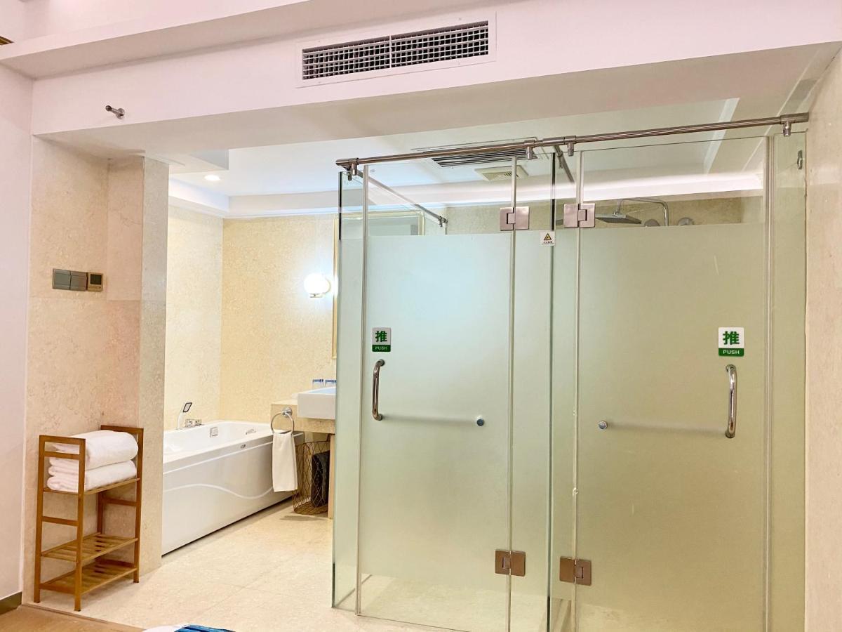 Wenhao Seaview Hotel Санья Екстер'єр фото